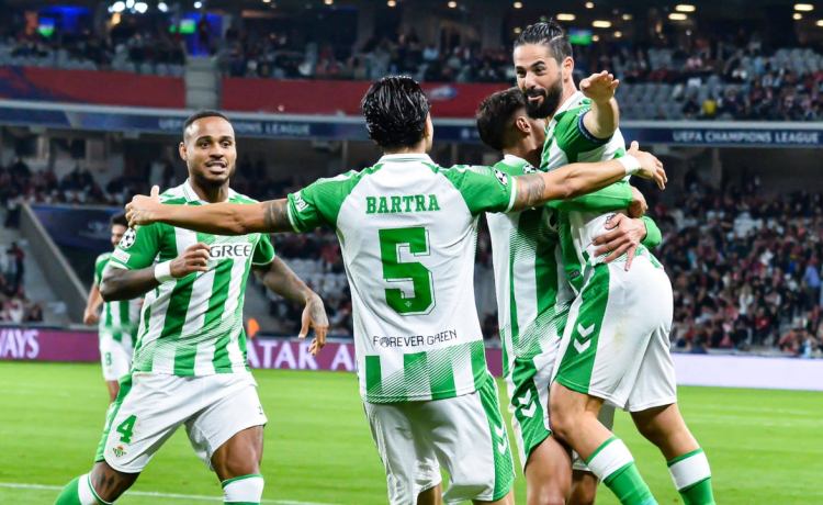 El mejor defensa de Europa juega en el Betis y su temporada ya es histórica: Bartra rompe techos en LaLiga y la Champions El mejor defensa de Europa juega en el Betis y su temporada ya es histórica: Bartra rompe techos en LaLiga y la Champions