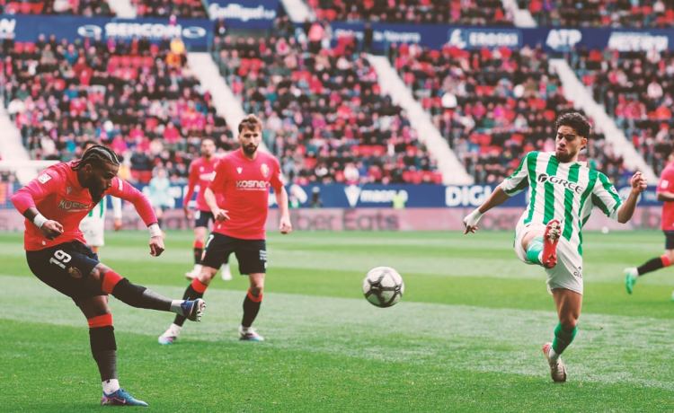 Osasuna 1-1 Betis: Abde propone, Valles sostiene y Sesma (a lo retro) dispone Osasuna 1-1 Betis: Abde propone, Valles sostiene y Sesma (a lo retro) dispone