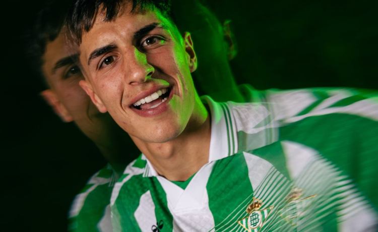 El ‘fútbol salseo’ arranca por fin en el Betis: el fichaje de Facundo Bernal ya es oficial El ‘fútbol salseo’ arranca por fin en el Betis: el fichaje de Facundo Bernal ya es oficial