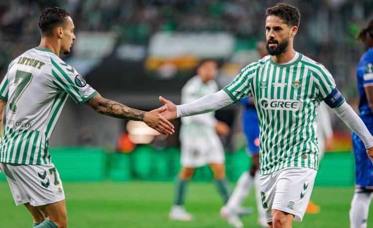 Pellegrini, la posible operación de Antony y el futuro de Isco en el Betis: «Marca la diferencia» Pellegrini, la posible operación de Antony y el futuro de Isco en el Betis: «Marca la diferencia»