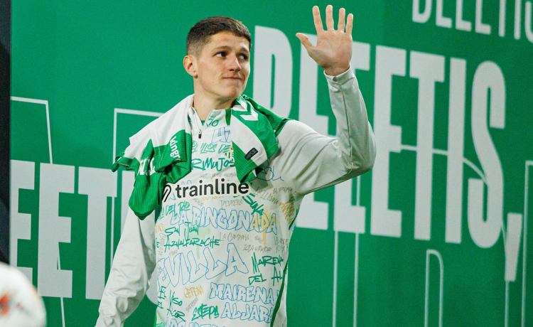 Crece la presión en el Betis con Sergi Altimira por la posición de sus principales pretendientes Crece la presión en el Betis con Sergi Altimira por la posición de sus principales pretendientes