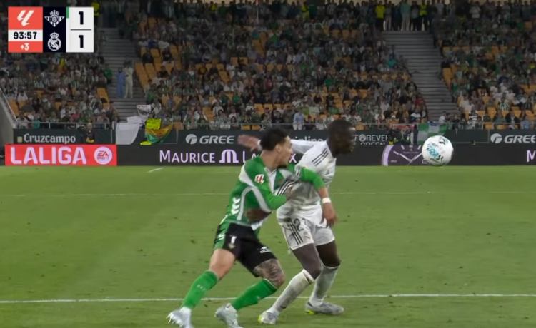 El CTA analiza la posible falta de Antony a Mendy, pero no si hubo penaltis de Brahim y Ricardo Rodríguez El CTA analiza la posible falta de Antony a Mendy, pero no si hubo penaltis de Brahim y Ricardo Rodríguez