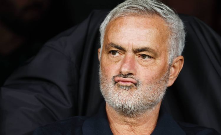 Mourinho, sobre Vinicius: «Juega el miércoles de titular, la Champions es un modo para él de mantenerse motivado» Mourinho, sobre Vinicius: «Juega el miércoles de titular, la Champions es un modo para él de mantenerse motivado»