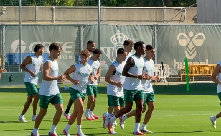 El Betis ya prepara el amistoso frente al Bournemouth con Abde trabajando en su puesta a punto El Betis ya prepara el amistoso frente al Bournemouth con Abde trabajando en su puesta a punto