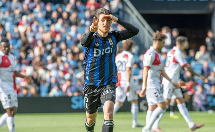 El ya ex colista Oviedo asalta Balaídos y echa un cable a los de Pellegrini El ya ex colista Oviedo asalta Balaídos y echa un cable a los de Pellegrini