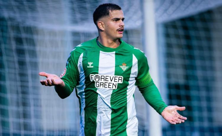 Rodrigo Marina maneja tres jugosas ofertas para salir del Betis y dar el salto a LaLiga Hypermotion Rodrigo Marina maneja tres jugosas ofertas para salir del Betis y dar el salto a LaLiga Hypermotion