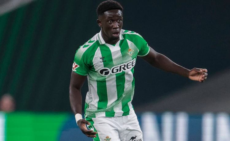 El Betis confirma el traspaso de Gnangoro al Rayo Vallecano: detalles de la operación y lo que ingresan los verdiblancos El Betis confirma el traspaso de Gnangoro al Rayo Vallecano: detalles de la operación y lo que ingresan los verdiblancos