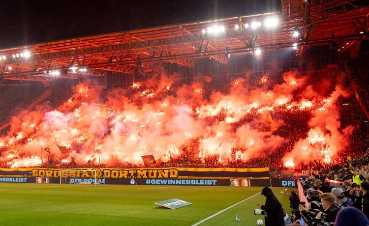 El Borussia Dortmund cancela entradas a la afición del Betis y pone condiciones a los ubicados fuera de la grada visitante El Borussia Dortmund cancela entradas a la afición del Betis y pone condiciones a los ubicados fuera de la grada visitante