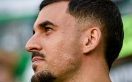 Ceballos admite un plan especial en el Betis por su estado físico, revela las llamadas de Isco y equipara Pellegrini con Ancelotti: «Me ha sorprendido» Ceballos admite un plan especial en el Betis por su estado físico, revela las llamadas de Isco y equipara Pellegrini con Ancelotti: «Me ha sorprendido»