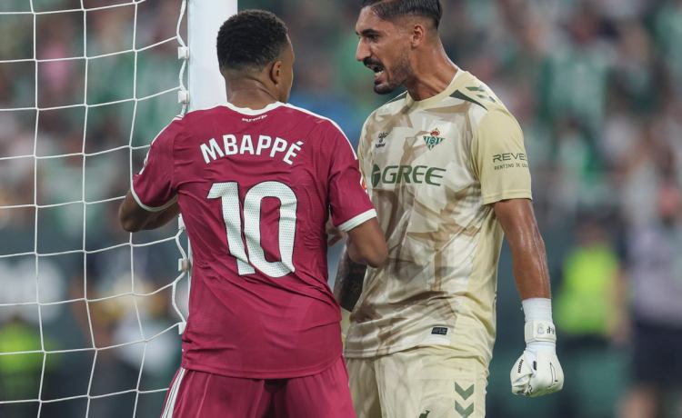Álvaro Valles ‘reta’ al hermano de Mbappé tras parar el penalti en el Betis – Real Madrid: «Me encantaría repetir el resultado» Álvaro Valles ‘reta’ al hermano de Mbappé tras parar el penalti en el Betis – Real Madrid: «Me encantaría repetir el resultado»