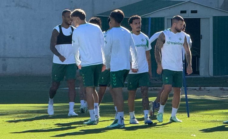 Fidalgo ya vuelve a las órdenes de Manuel Pellegrini y Aitor Ruibal sigue dando pasos importantes Fidalgo ya vuelve a las órdenes de Manuel Pellegrini y Aitor Ruibal sigue dando pasos importantes