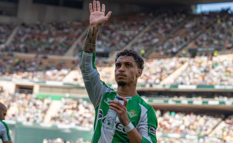Llamamiento sevillista en favor de Antony, estrella del Betis: «Debe estar en el Mundial» Llamamiento sevillista en favor de Antony, estrella del Betis: «Debe estar en el Mundial»