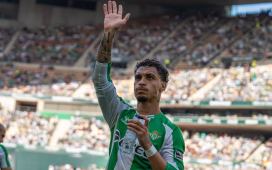 Llamamiento sevillista en favor de Antony, estrella del Betis: «Debe estar en el Mundial» Llamamiento sevillista en favor de Antony, estrella del Betis: «Debe estar en el Mundial»