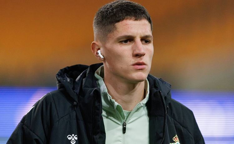 El Betis toma medidas en el traspaso de Sergi Altimira y el Sporting aprieta El Betis toma medidas en el traspaso de Sergi Altimira y el Sporting aprieta