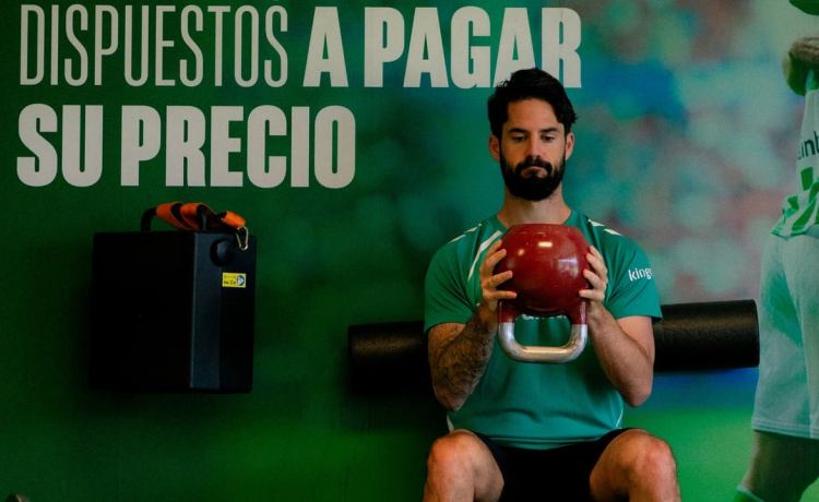 La trinchera de Isco Alarcón, termómetro emocional del Betis: el valor de lo que no tiene precio La trinchera de Isco Alarcón, termómetro emocional del Betis: el valor de lo que no tiene precio