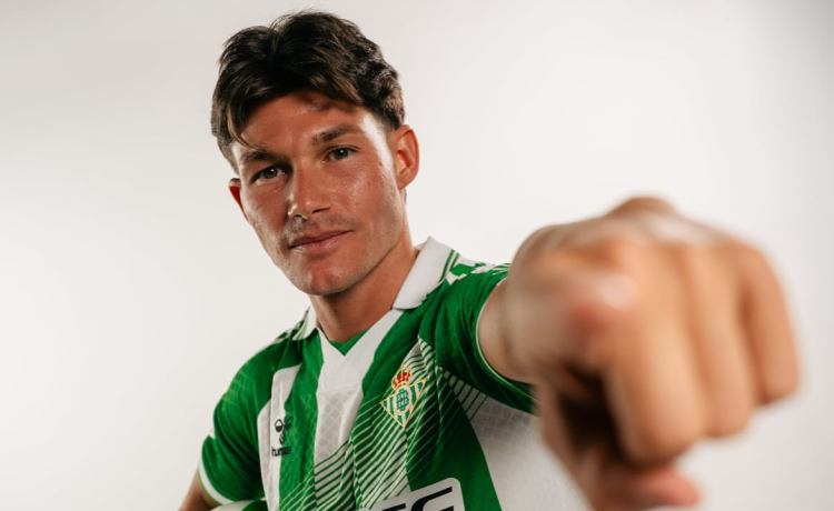 Fran García, su fichaje por el Betis y el peso de la Champions: «Es muy top en España» Fran García, su fichaje por el Betis y el peso de la Champions: «Es muy top en España»