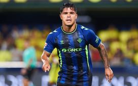 Cucho Hernández, exigente a pesar de la gran victoria frente al Villarreal: «Tuvimos tres o cuatro que tienen que ser gol» Cucho Hernández, exigente a pesar de la gran victoria frente al Villarreal: «Tuvimos tres o cuatro que tienen que ser gol»