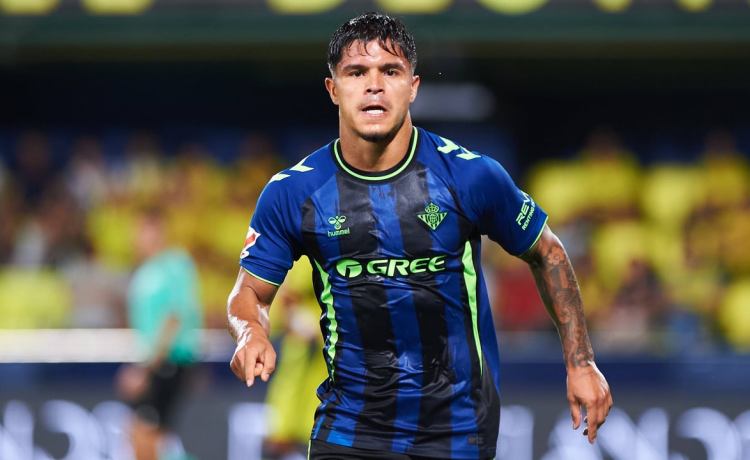 Cucho Hernández, exigente a pesar de la gran victoria frente al Villarreal: «Tuvimos tres o cuatro que tienen que ser gol» Cucho Hernández, exigente a pesar de la gran victoria frente al Villarreal: «Tuvimos tres o cuatro que tienen que ser gol»