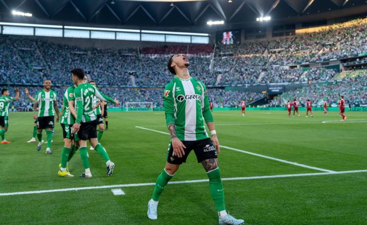 La afición del Betis desemBraga y acelera a fondo: La Cartuja se prepara para volver a subir el listón La afición del Betis desemBraga y acelera a fondo: La Cartuja se prepara para volver a subir el listón