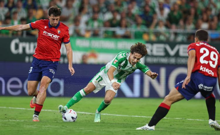 Riquelme gana protagonismo en el Betis: «Sé lo que tengo hacer y esta vez ha salido bien» Riquelme gana protagonismo en el Betis: «Sé lo que tengo hacer y esta vez ha salido bien»