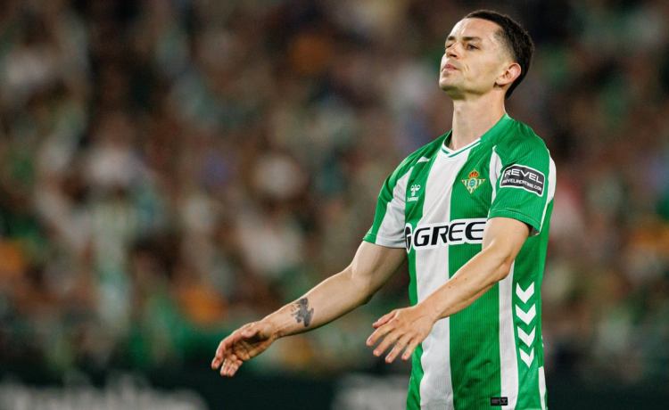 La decisión de Pellegrini en el Betis no acaba por ahora con el sueño de Álvaro Fidalgo: en la prelista de México para el Mundial La decisión de Pellegrini en el Betis no acaba por ahora con el sueño de Álvaro Fidalgo: en la prelista de México para el Mundial