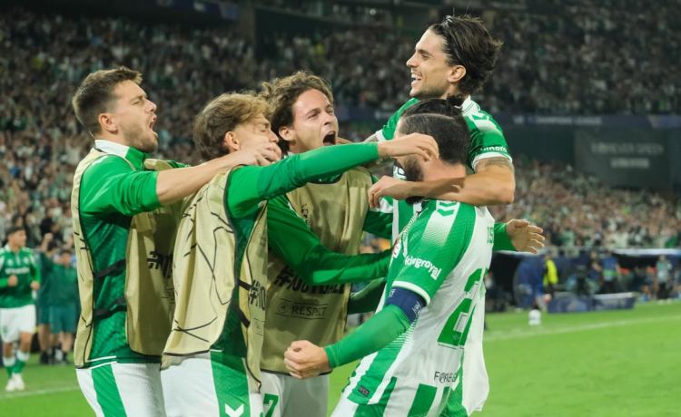 El Betis cierra el atracón en La Cartuja subiendo el listón: la Champions destrona a El Gran Derbi y bate un nuevo récord El Betis cierra el atracón en La Cartuja subiendo el listón: la Champions destrona a El Gran Derbi y bate un nuevo récord
