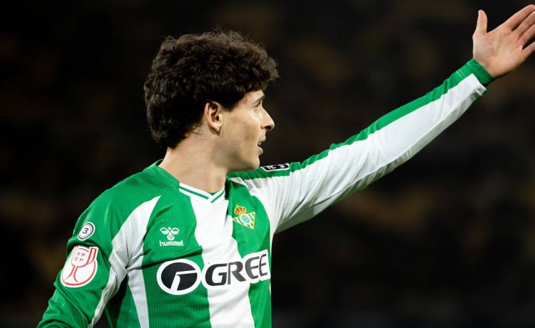 Dos salidas para el Betis con Rodrigo Riquelme: vía rápida o como Abde y Altimira Dos salidas para el Betis con Rodrigo Riquelme: vía rápida o como Abde y Altimira