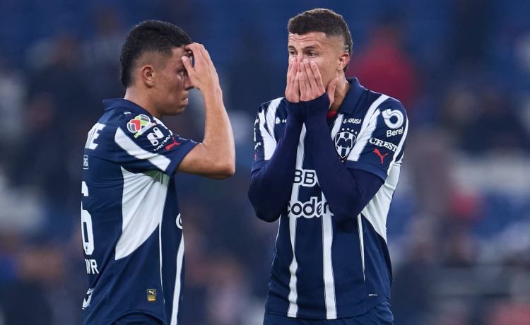 Expectación con el futuro de Deossa: «Le he dicho que las puertas aquí están abiertas» Expectación con el futuro de Deossa: «Le he dicho que las puertas aquí están abiertas»