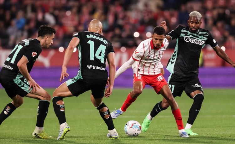 Ounahi, un caro comodín que gusta si hay más de un movimiento en la medular Ounahi, un caro comodín que gusta si hay más de un movimiento en la medular