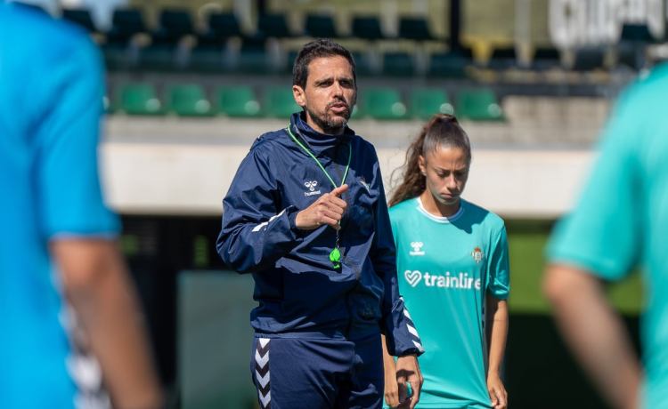 El Real Betis hace borrón y cuenta nueva: anuncia un total de 16 salidas de la plantilla del primer equipo El Real Betis hace borrón y cuenta nueva: anuncia un total de 16 salidas de la plantilla del primer equipo