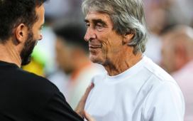 Pellegrini, contento tras firmar un excelente arranque en liga, tiene claro su deseo en este mercado: «Ojalá que hubiera la menor cantidad de salidas posible» Pellegrini, contento tras firmar un excelente arranque en liga, tiene claro su deseo en este mercado: «Ojalá que hubiera la menor cantidad de salidas posible»