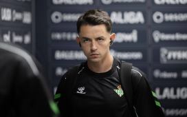 El Betis coloca a Álvaro Fidalgo en el mercado para desbloquear la planificación El Betis coloca a Álvaro Fidalgo en el mercado para desbloquear la planificación