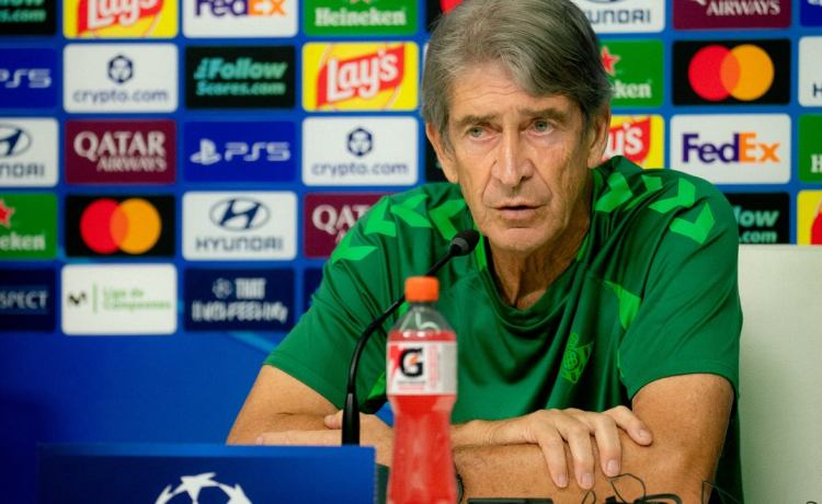 Pellegrini lamenta el estado de La Cartuja y analiza las rotaciones en el Betis: «Sin duda, Parrott es mejor que Cucho para recibir al Feyenoord…» Pellegrini lamenta el estado de La Cartuja y analiza las rotaciones en el Betis: «Sin duda, Parrott es mejor que Cucho para recibir al Feyenoord…»