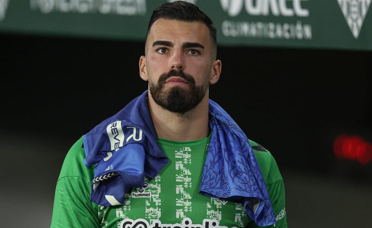 Ofertas al Betis por Guilherme Fernandes para hacer caja mientras se decide su futuro Ofertas al Betis por Guilherme Fernandes para hacer caja mientras se decide su futuro