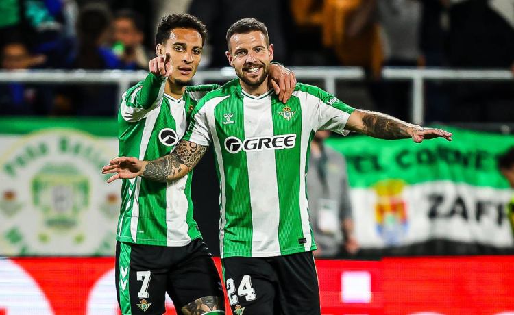 El Betis lanza un guiño al convaleciente Aitor Ruibal: «Él no lo sabe todavía, pero…» El Betis lanza un guiño al convaleciente Aitor Ruibal: «Él no lo sabe todavía, pero…»