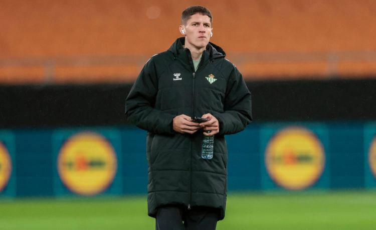 El Sporting CP no se olvida de Altimira y tiene un plan para abaratar su fichaje El Sporting CP no se olvida de Altimira y tiene un plan para abaratar su fichaje