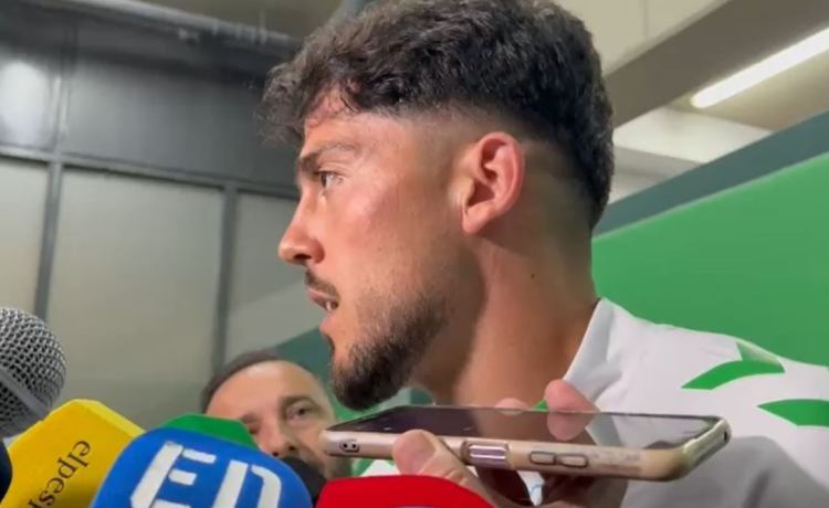 Fornals explica sus lágrimas de emoción y desvela múltiples profecías de Champions en el Betis: «Había señales» Fornals explica sus lágrimas de emoción y desvela múltiples profecías de Champions en el Betis: «Había señales»
