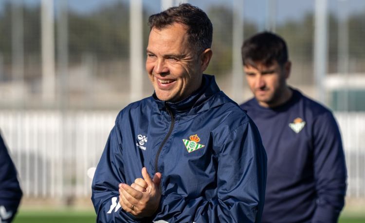 Los números del Milagro Fragoso en el Betis: quien no arriesga no gana Los números del Milagro Fragoso en el Betis: quien no arriesga no gana