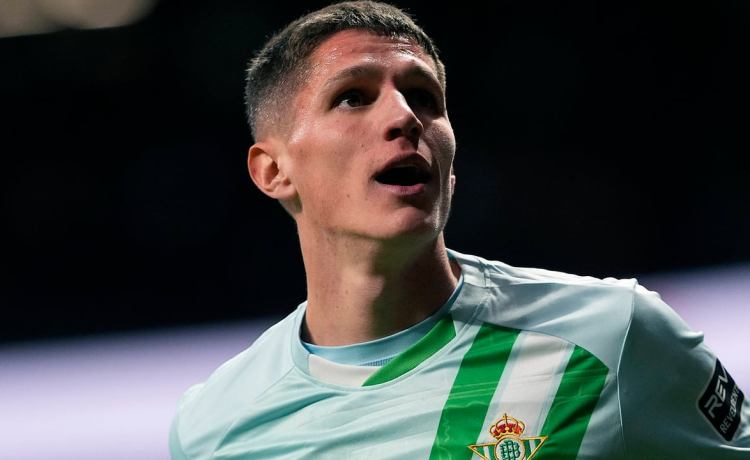 Sergi Altimira elige destino a la espera del movimiento definitivo para el traspaso programado por el Betis Sergi Altimira elige destino a la espera del movimiento definitivo para el traspaso programado por el Betis