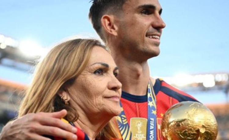 Chari Peña, madre de Fabián Ruiz: «No tenía dinero para llegar a fin de mes y el Betis me contrató para limpiar los vestuarios» Chari Peña, madre de Fabián Ruiz: «No tenía dinero para llegar a fin de mes y el Betis me contrató para limpiar los vestuarios»