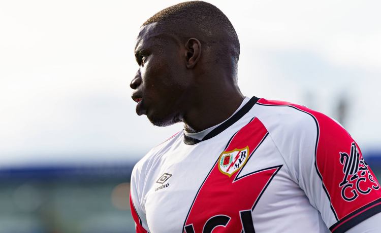 Dinero extra a la vista del Betis por las negociaciones del Rayo para vender a Nobel Mendy Dinero extra a la vista del Betis por las negociaciones del Rayo para vender a Nobel Mendy