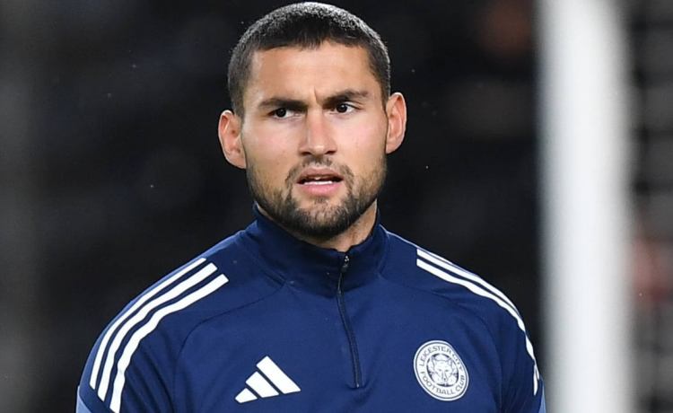 El gañido de frustración de Fran Vieites, exportero del Betis: el peor escenario posible en el Leicester El gañido de frustración de Fran Vieites, exportero del Betis: el peor escenario posible en el Leicester