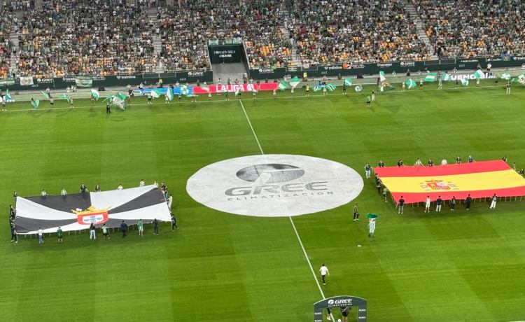 El Betis y La Cartuja se vuelcan con Ceuta: emotivo homenaje antes del encuentro frente al Real Madrid El Betis y La Cartuja se vuelcan con Ceuta: emotivo homenaje antes del encuentro frente al Real Madrid