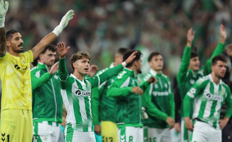 El Betis vuela en Champions: altísimas posibilidades estadísticas de clasificación, un dineral asegurado y el enésimo récord de Pellegrini El Betis vuela en Champions: altísimas posibilidades estadísticas de clasificación, un dineral asegurado y el enésimo récord de Pellegrini