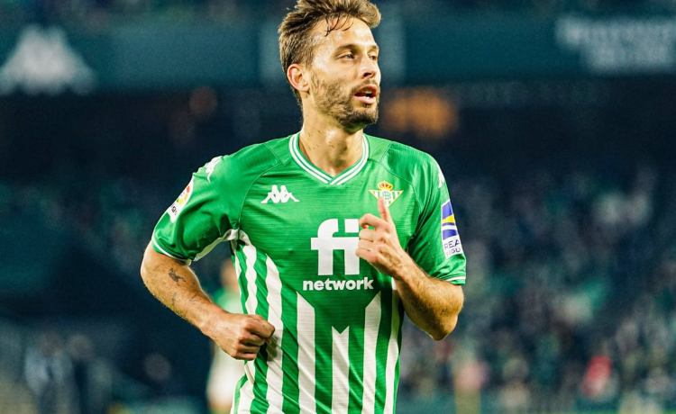 Sergio Canales, a un paso de volver a La Liga: el Racing encarrila su fichaje y el reencuentro con el Real Betis Sergio Canales, a un paso de volver a La Liga: el Racing encarrila su fichaje y el reencuentro con el Real Betis