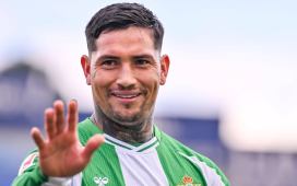 El mensaje de Chimy Ávila después de que el Betis le empuje a salir: «Ya cuentan con un bético más» El mensaje de Chimy Ávila después de que el Betis le empuje a salir: «Ya cuentan con un bético más»