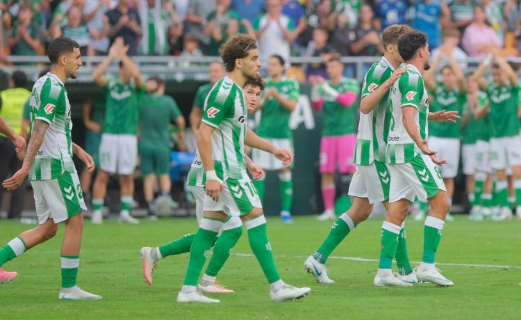 La afición del Betis saca el mejor nivel de Abde: cuatro partidos seguidos marcando en La Cartuja y nuevo ‘pichichi’ verdiblanco La afición del Betis saca el mejor nivel de Abde: cuatro partidos seguidos marcando en La Cartuja y nuevo ‘pichichi’ verdiblanco