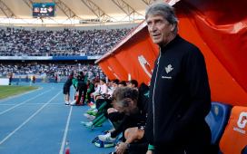 El seleccionador de Chile admite contactos frecuentes con el técnico del Betis, Manuel Pellegrini El seleccionador de Chile admite contactos frecuentes con el técnico del Betis, Manuel Pellegrini