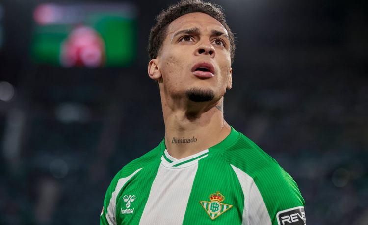 Vigilancia estrecha a Antony: «Lo que ocurrió en el Betis – Sevilla no importa» Vigilancia estrecha a Antony: «Lo que ocurrió en el Betis – Sevilla no importa»