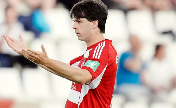 Petit resurge de inmediato y cuadra la cuentas del Betis con una media significativa Petit resurge de inmediato y cuadra la cuentas del Betis con una media significativa